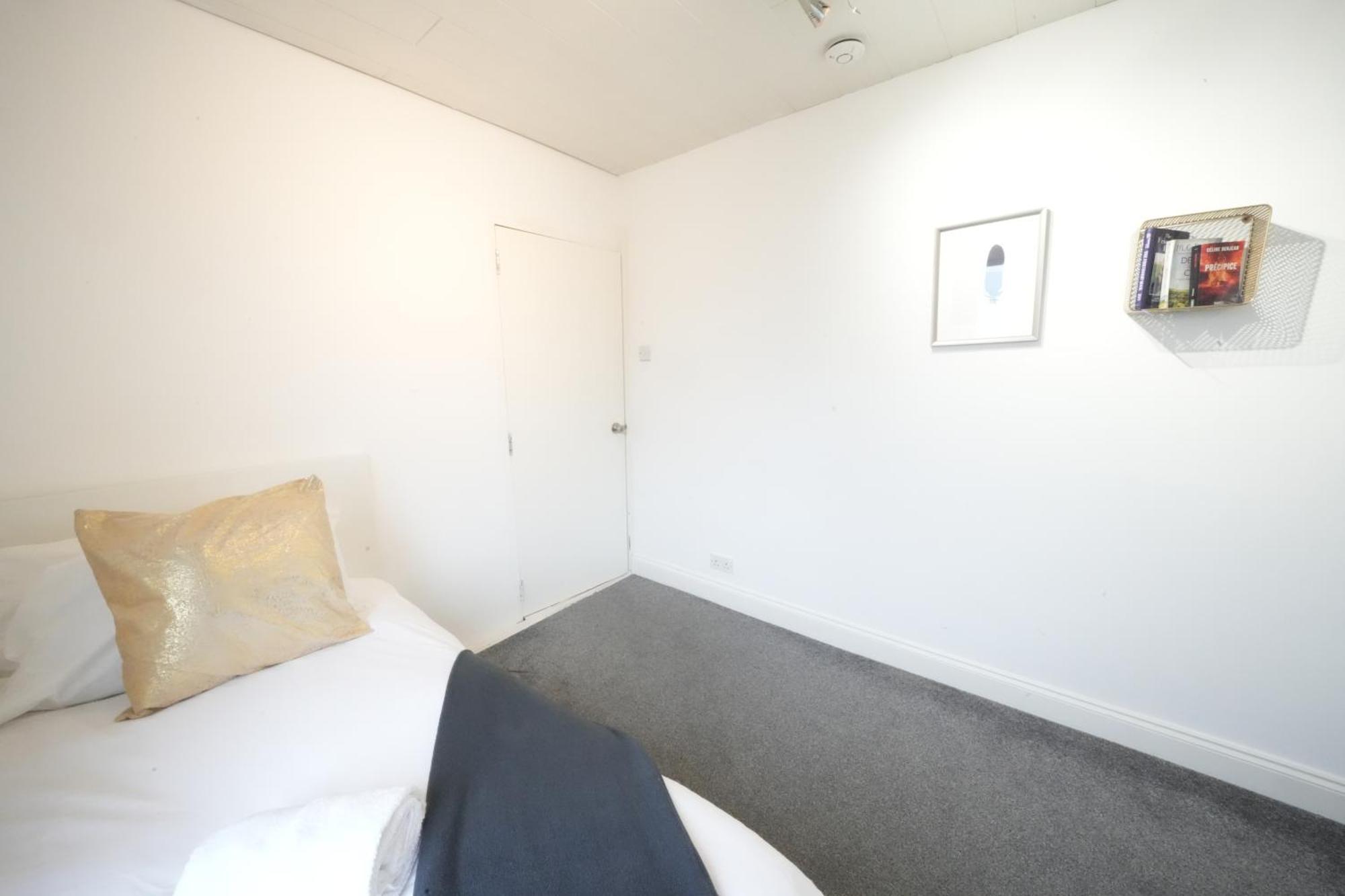 Airport Comfy Stay Harmondsworth Extérieur photo